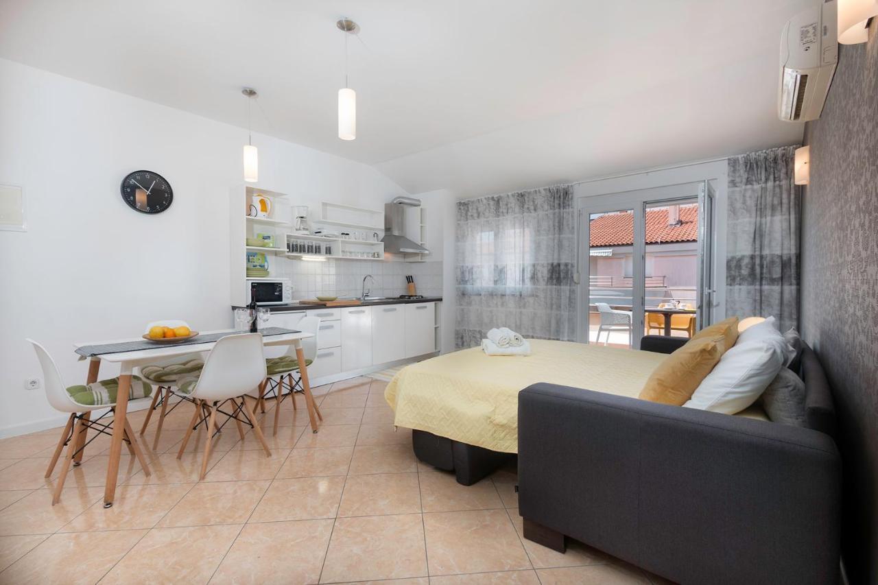 Seafront Apartment Gaby Medulin Exterior photo