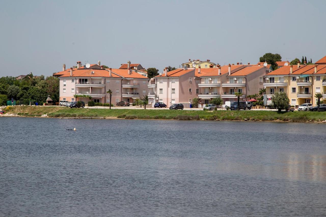 Seafront Apartment Gaby Medulin Exterior photo